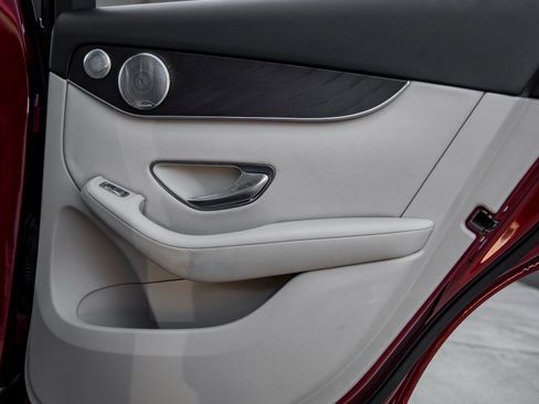 Used 2018 Mercedes-Benz GLC 300 GLC 300 image 34