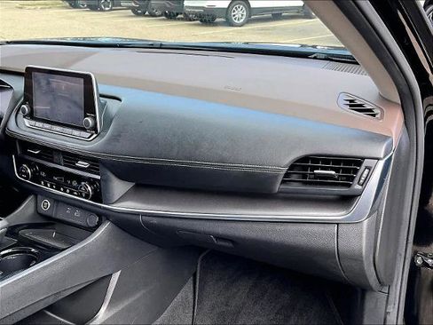 Certified 2023 Nissan Rogue SV image 13