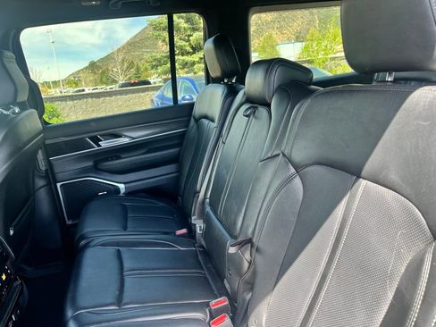 Used 2024 Jeep Wagoneer L Series II w/ Flexible Seating Group image 12