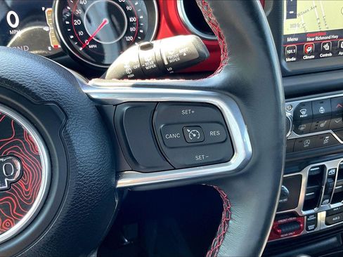 Used 2022 Jeep Wrangler Unlimited Rubicon AWD/4WD image 14