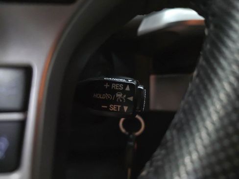 Used 2021 Toyota Tacoma SR5 AWD/4WD image 24