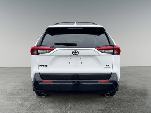 New 2025 Toyota RAV4 SE image 4