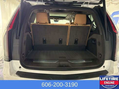Used 2024 Cadillac Escalade Sport image 10