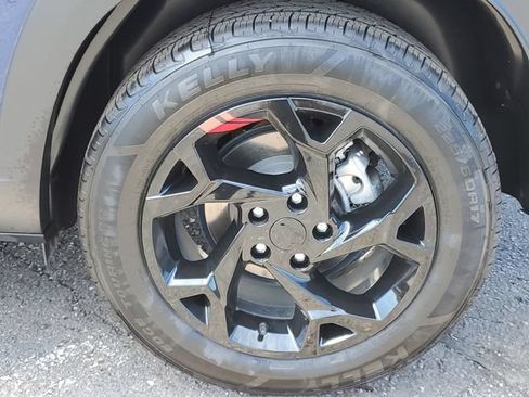 Certified 2024 Chevrolet Trax LT w/ Driver Confidence Package FWD image 31