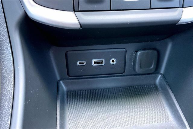 Used 2024 GMC Terrain SLE w/ Elevation Edition FWD image 26