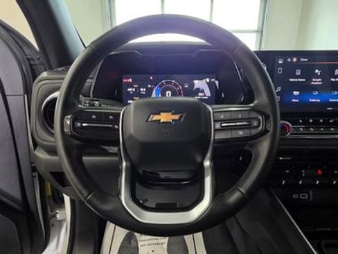 Used 2024 Chevrolet Colorado LT w/ LT Convenience Package II image 16