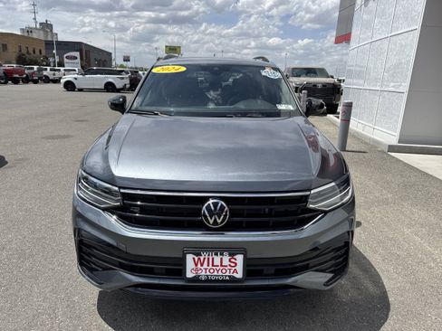Used 2024 Volkswagen Tiguan SE R-Line AWD/4WD image 5