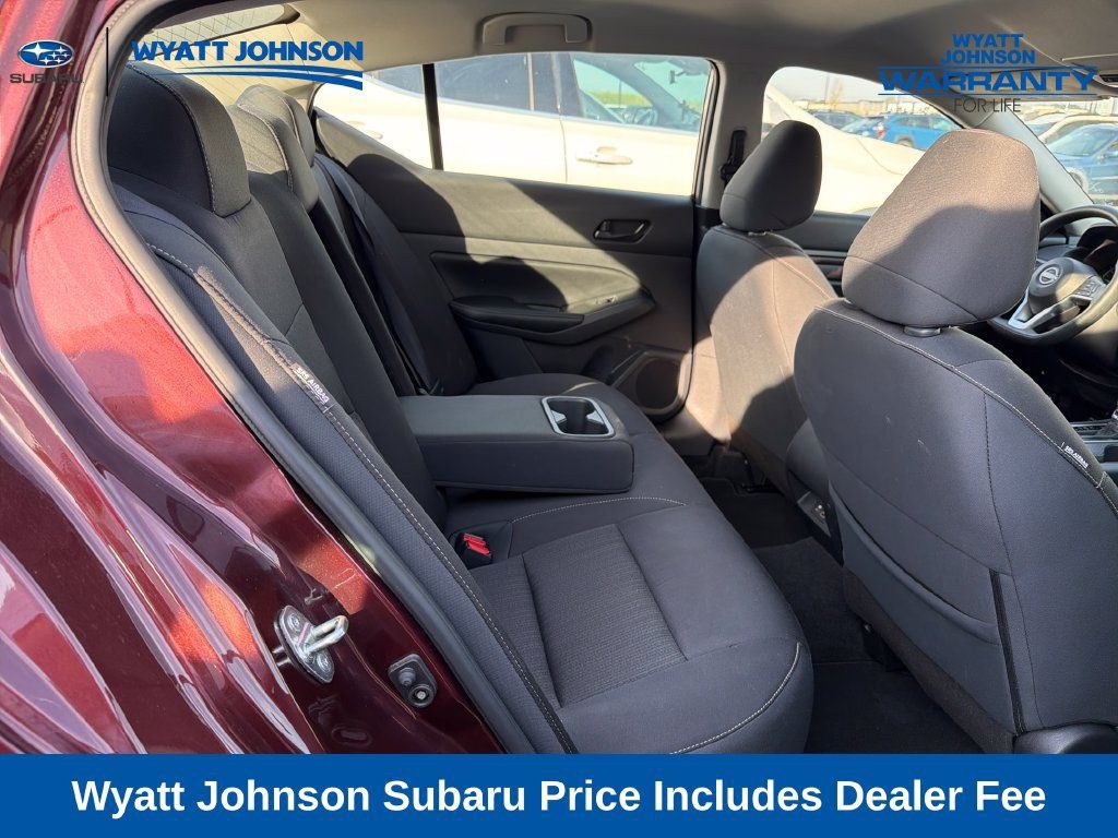 Used 2025 Nissan Altima 2.5 SV FWD image 32
