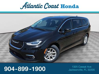 Used 2023 Chrysler Pacifica Touring-L