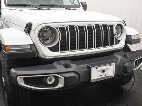 Used 2024 Jeep Wrangler Sahara image 24