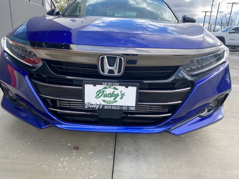 Used 2022 Honda Accord Sport image 3