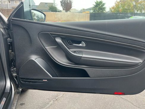 Used 2015 Volkswagen Eos Executive image 12