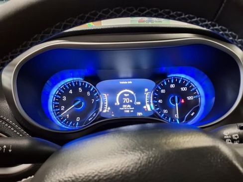 Certified 2024 Chrysler Pacifica Touring-L image 19