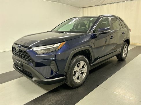 Used 2023 Toyota RAV4 XLE w/ Convenience Package image 5