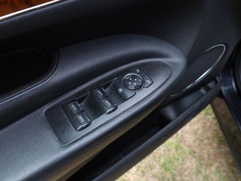 Used 2019 Lincoln MKT AWD image 31