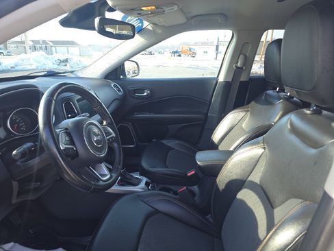 Used 2019 Jeep Compass Latitude w/ Safety & Security Group AWD/4WD image 14