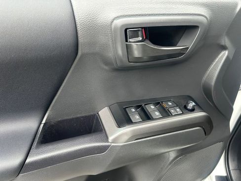 Certified 2023 Toyota Tacoma TRD Off-Road image 11