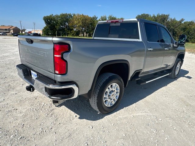 Used 2025 Chevrolet Silverado 2500 LTZ w/ LTZ Convenience Package AWD/4WD image 7