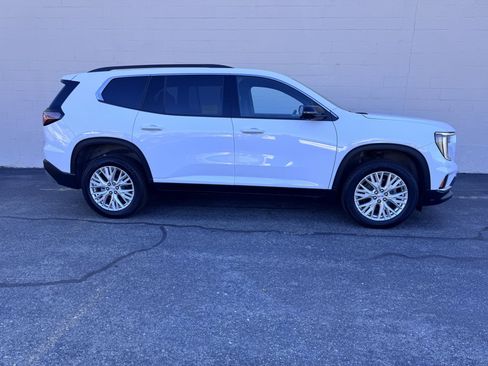 Used 2024 GMC Acadia Elevation image 7
