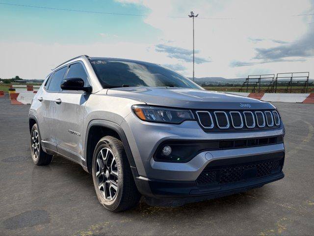 Used 2022 Jeep Compass Latitude FWD image 2