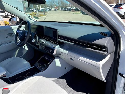 Used 2024 Hyundai Kona SEL w/ Convenience Package image 14