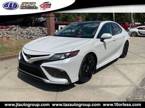 Used 2022 Toyota Camry XSE w/ Navigation Package FWD image 3