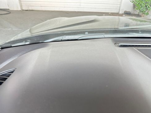 Used 2025 Genesis G70 2.5T image 35