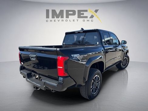 Used 2025 Toyota Tacoma TRD Sport AWD/4WD image 5