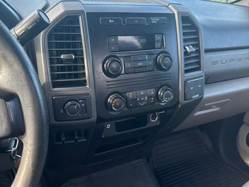 Used 2018 Ford F250 XL w/ Power Equipment Group RWD image 8