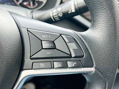 Used 2025 Nissan Altima 2.5 SV image 13