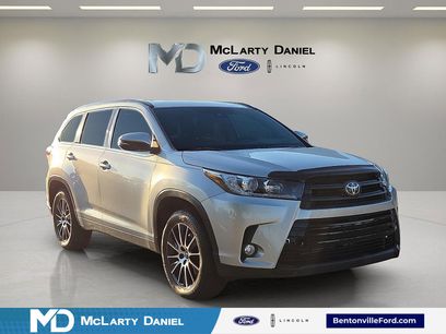 Used 2018 Toyota Highlander SE