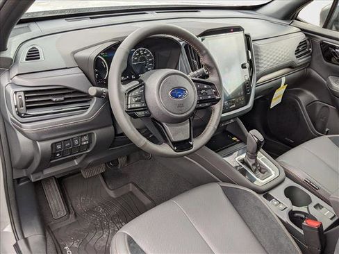 Used 2025 Subaru Forester Touring image 3