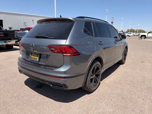 Used 2024 Volkswagen Tiguan SE R-Line FWD image 3