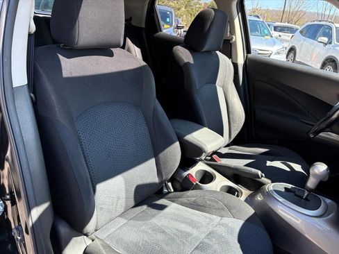 Used 2016 Nissan Juke SV image 17