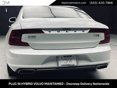 Used 2019 Volvo S90 T8 Inscription w/ Advanced Package AWD/4WD image 16