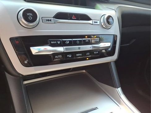 Certified 2023 Ford Explorer XLT w/ Equipment Group 202A AWD/4WD image 21