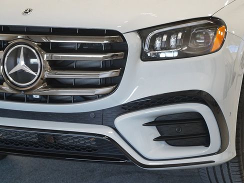 Used 2025 Mercedes-Benz GLS 450 4MATIC image 6