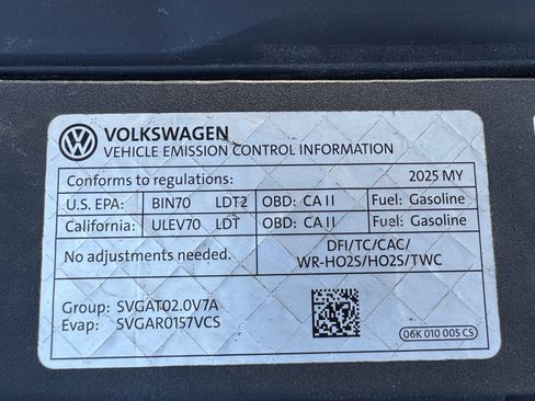 Used 2025 Volkswagen Atlas Cross Sport SE AWD/4WD image 21