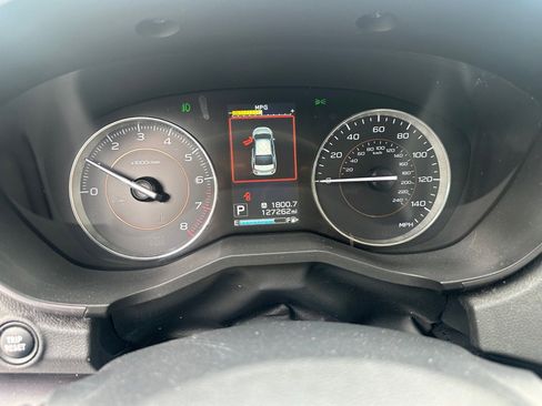 Used 2019 Subaru Crosstrek 2.0i Limited w/ Moonroof Package w/Navigation AWD/4WD image 18