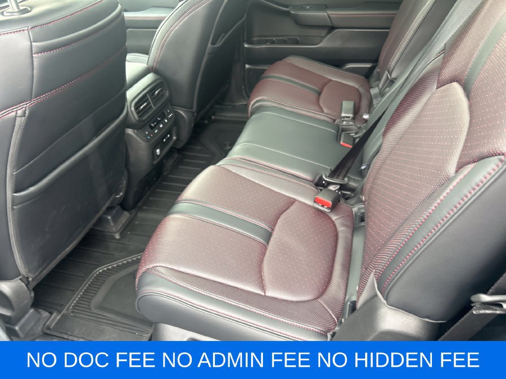 Used 2025 Honda Pilot Black Edition image 28