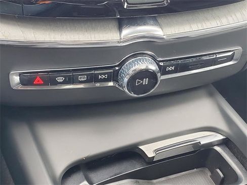 Certified 2025 Volvo XC60 B5 Plus image 25
