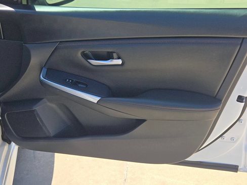 Certified 2024 Nissan Sentra SR FWD image 28