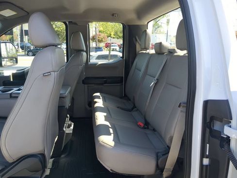 Used 2018 Ford F250 XL w/ Power Equipment Group RWD image 26