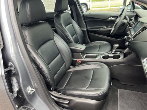 Used 2018 Chevrolet Cruze LT w/ Sun And Sound Package FWD image 17