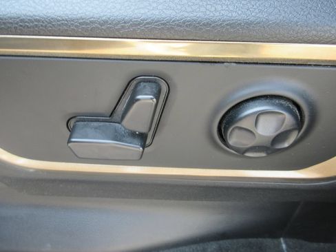 Used 2024 RAM 1500 Limited AWD/4WD image 29
