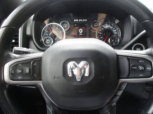 Used 2024 RAM 3500 Tradesman w/ Chrome Appearance Group AWD/4WD image 19