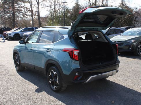 Used 2024 Kia Seltos EX AWD/4WD image 7