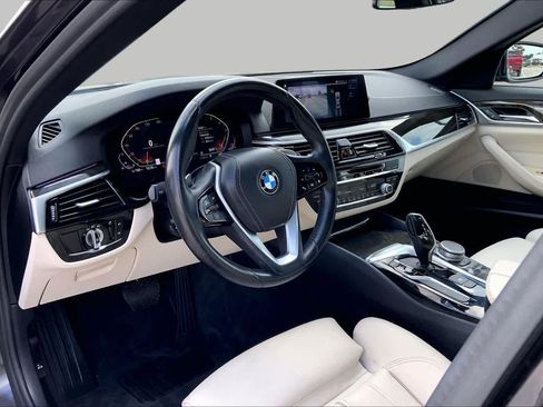 Used 2020 BMW 530i w/ Convenience Package RWD image 18