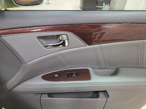 Used 2010 Toyota Avalon Limited image 20