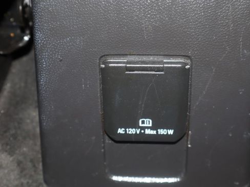 Used 2021 Chevrolet Trax LT w/ Midnight Edition FWD image 34